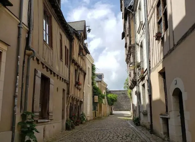 Le Chateau Apartment